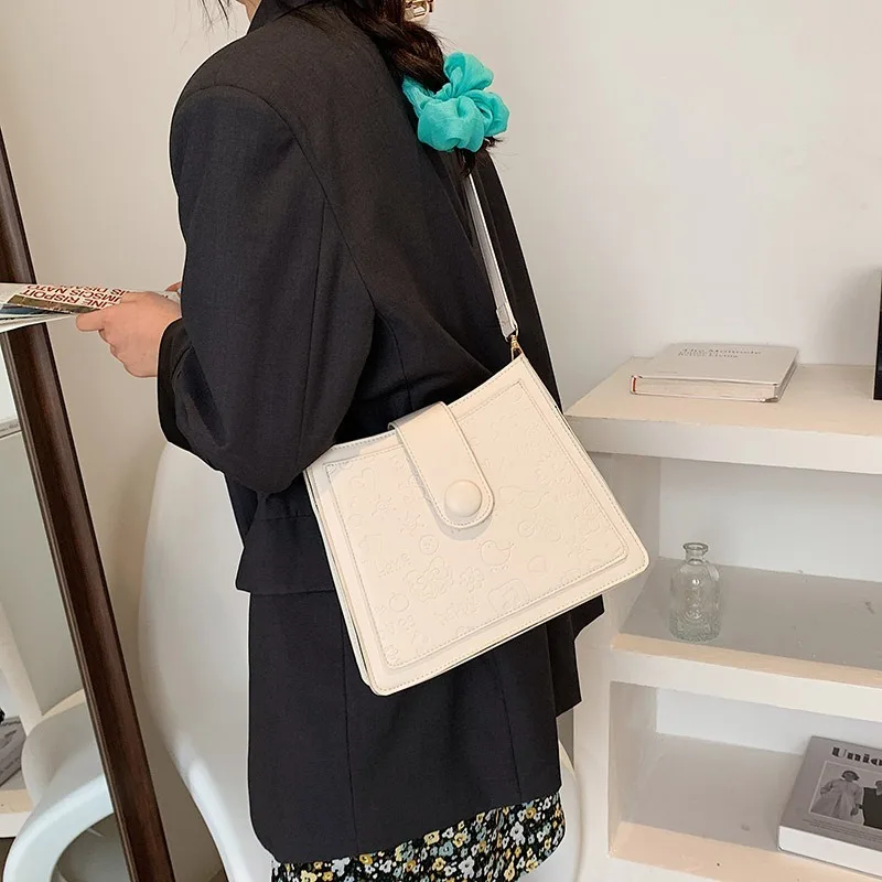 

Casual all-match bag female 2021 new trendy fashion net red simple messenger bag shoulder bread underarm small square bag