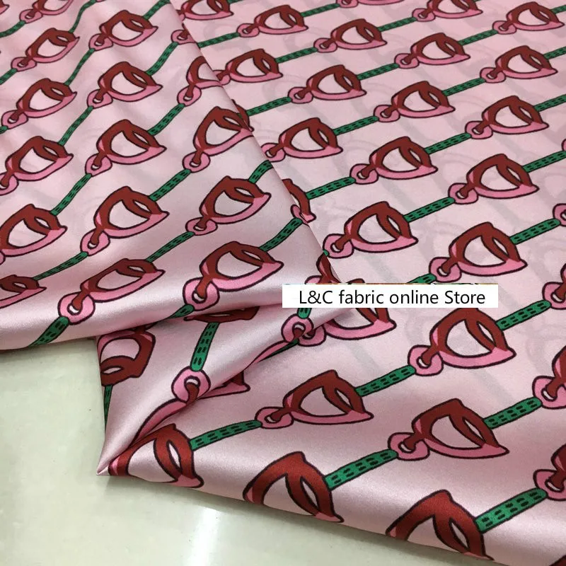 stretch fabric heavy silk brand pink horse chain print shirt dress silkworm satin for fashion design | Дом и сад