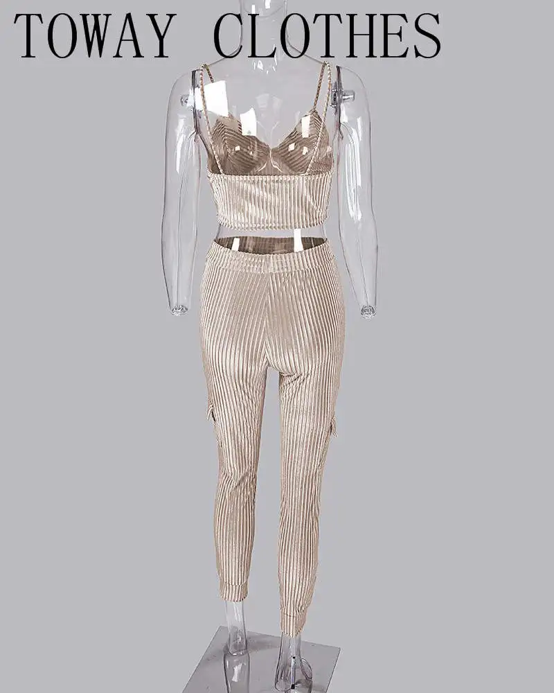 Комплект Спортивный женский из двух предметов пикантный Топ без рукавов с