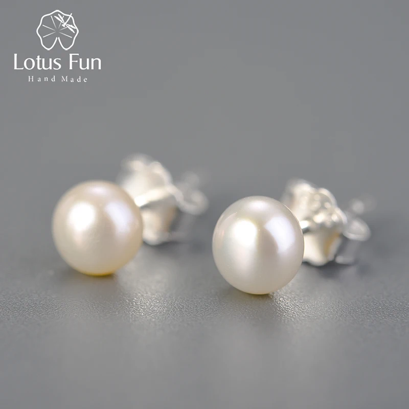 

Женские серьги-гвоздики из серебра 925 пробы с натуральным жемчугом