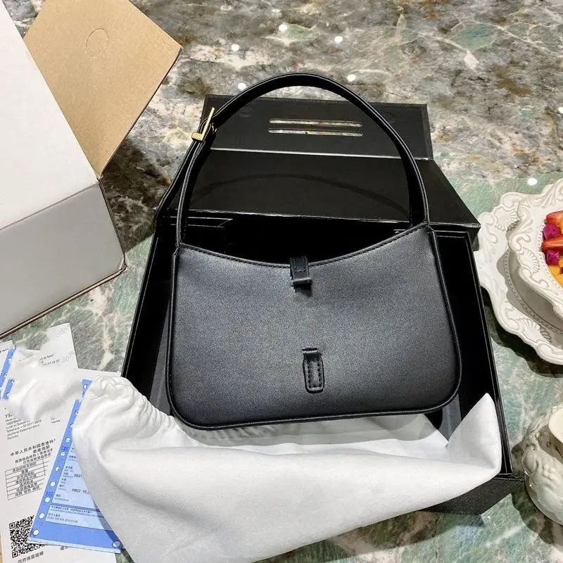 

2021 fashion trend new underarm bag woman bag casual simple shoulder bag