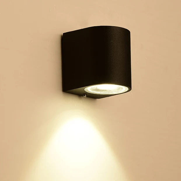 Наружное настенное бра с монолитным блоком светодиодов 5 Вт