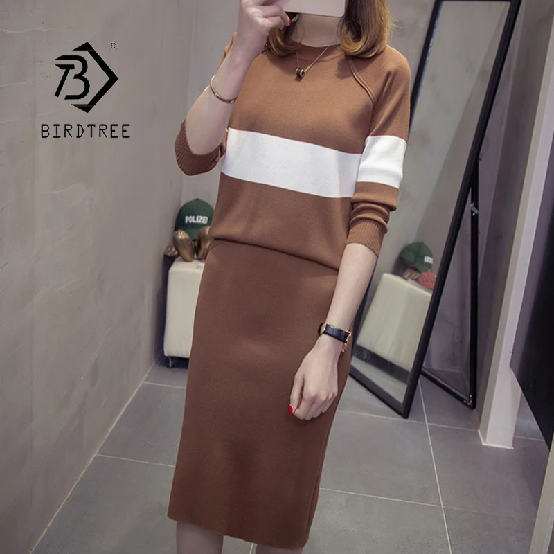 Женский трикотажный костюм из двух предметов пуловер с длинным рукавом и