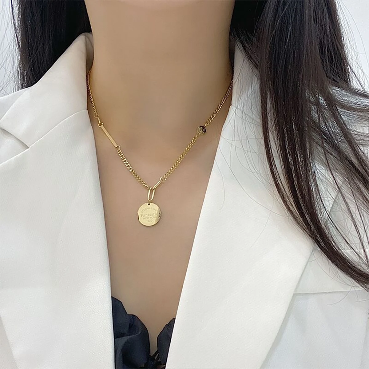 

Moloye 2021 Simple Ins Cold Wind Necklace Fashion Temperament Geometric Letter Pendant Titanium Steel Smiley Face Sweater Chain