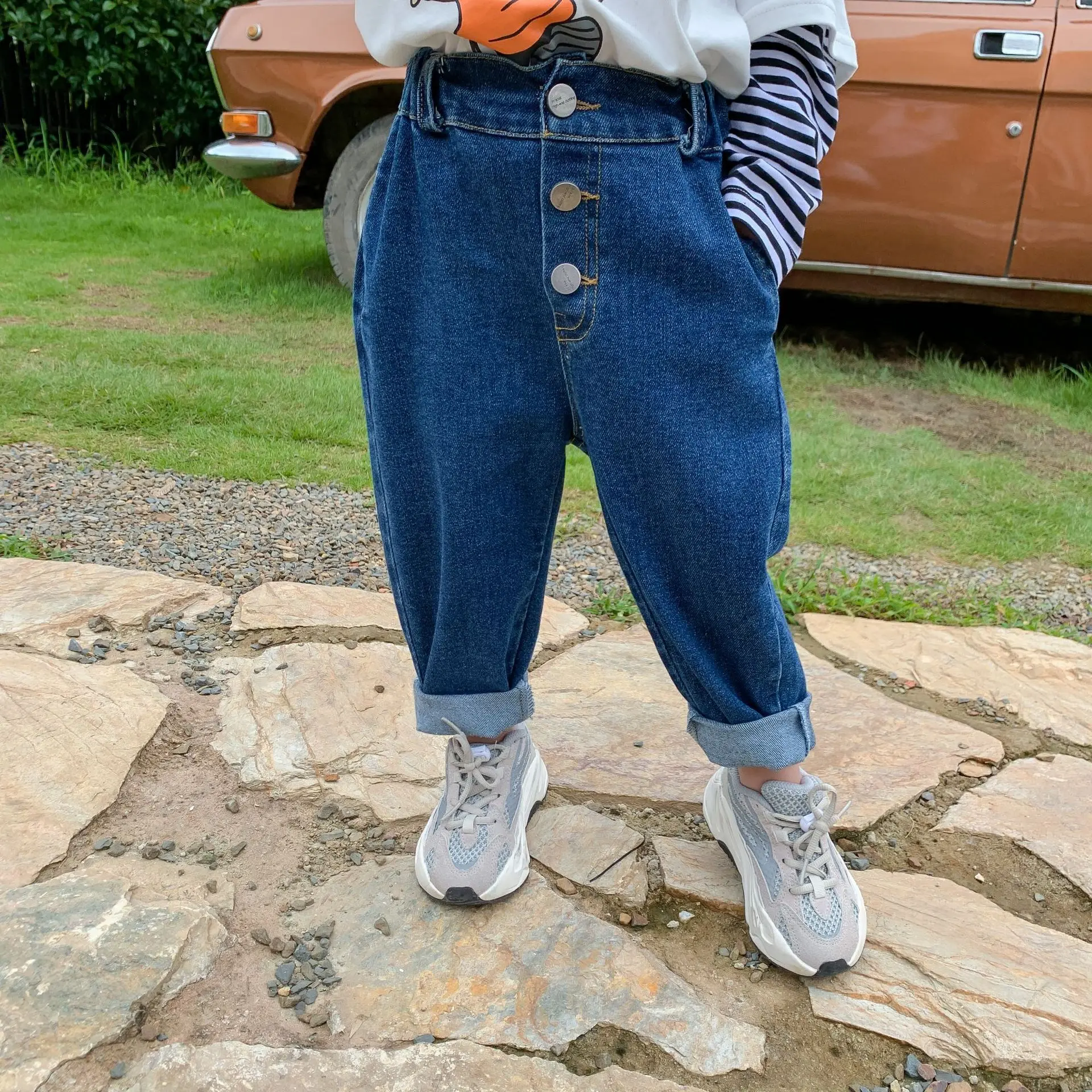 Новое поступление Осенние хлопковые однотонные универсальные джинсы в