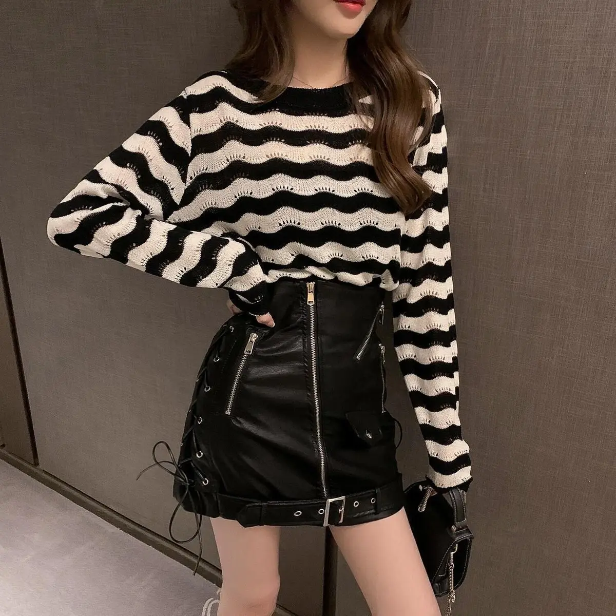 

Bare Midriff New Fashion Girl Summer Knitted Pullovers Slim Striped Lazy Summer Sweater Korea