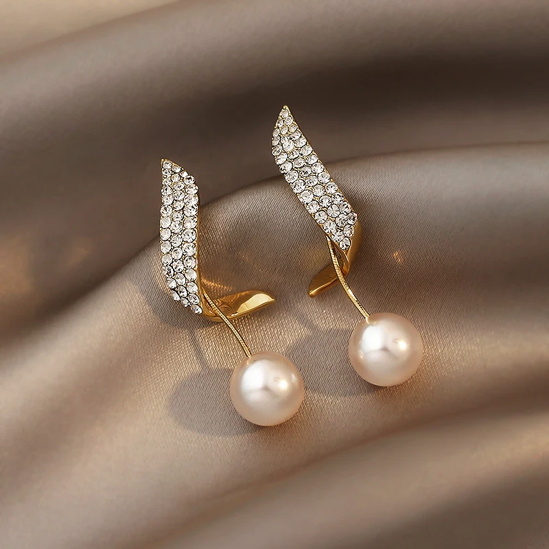 

Simple Creative Personality Long Tassel Pearl Dangle Earrings