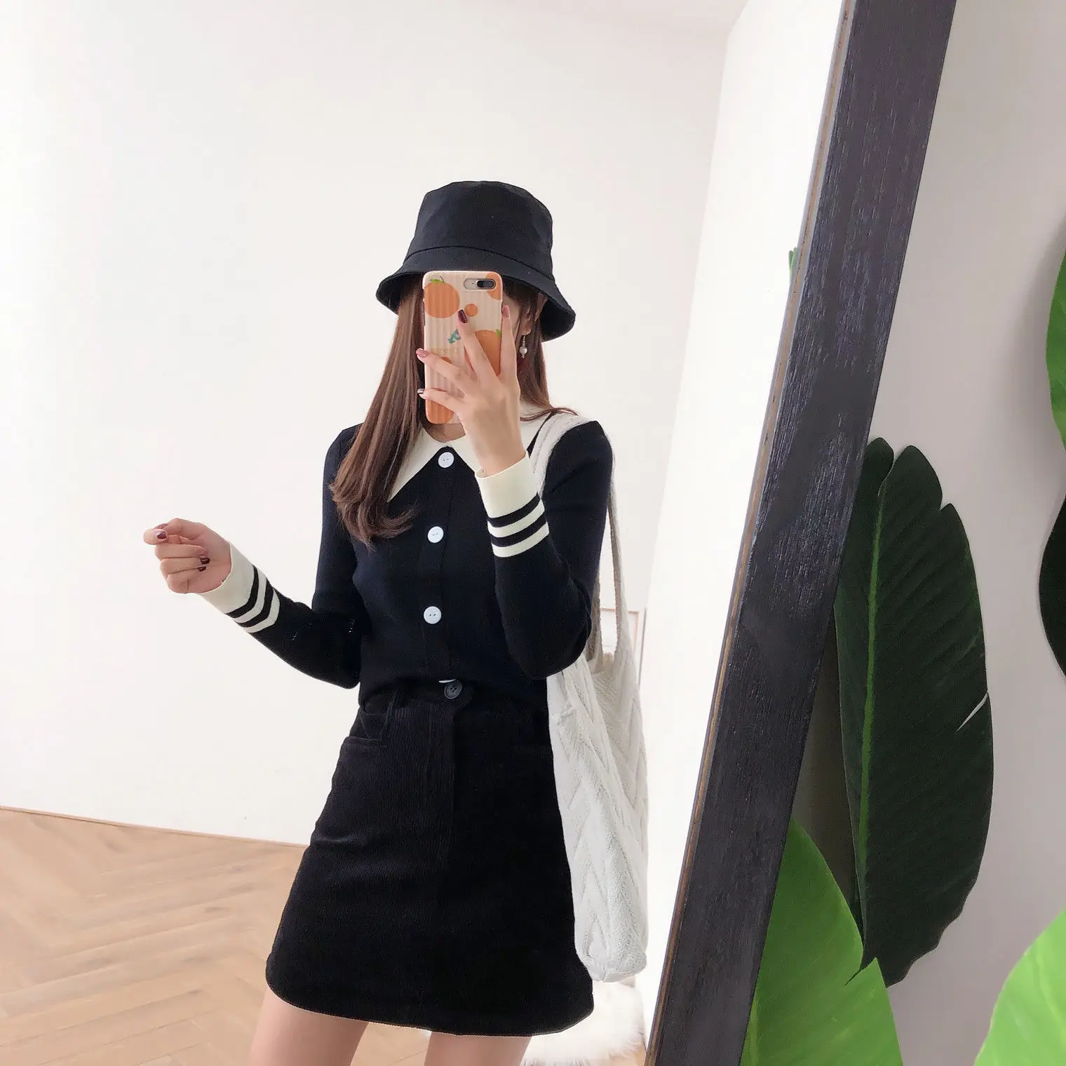 Женский трикотажный пуловер с контрастными цветными вставками | Женская одежда