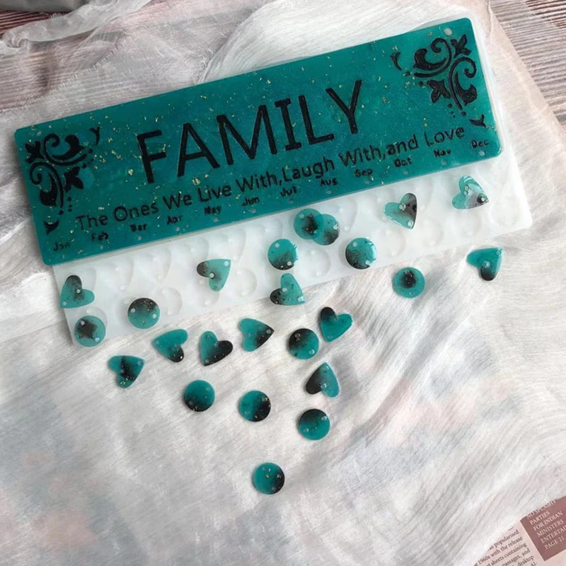 

1 Pcs DIY Epoxy Resin Hanging Plate Perpetual Calendar Listing Mold Simple Crafts Love Heart Pendant Ornaments Tool