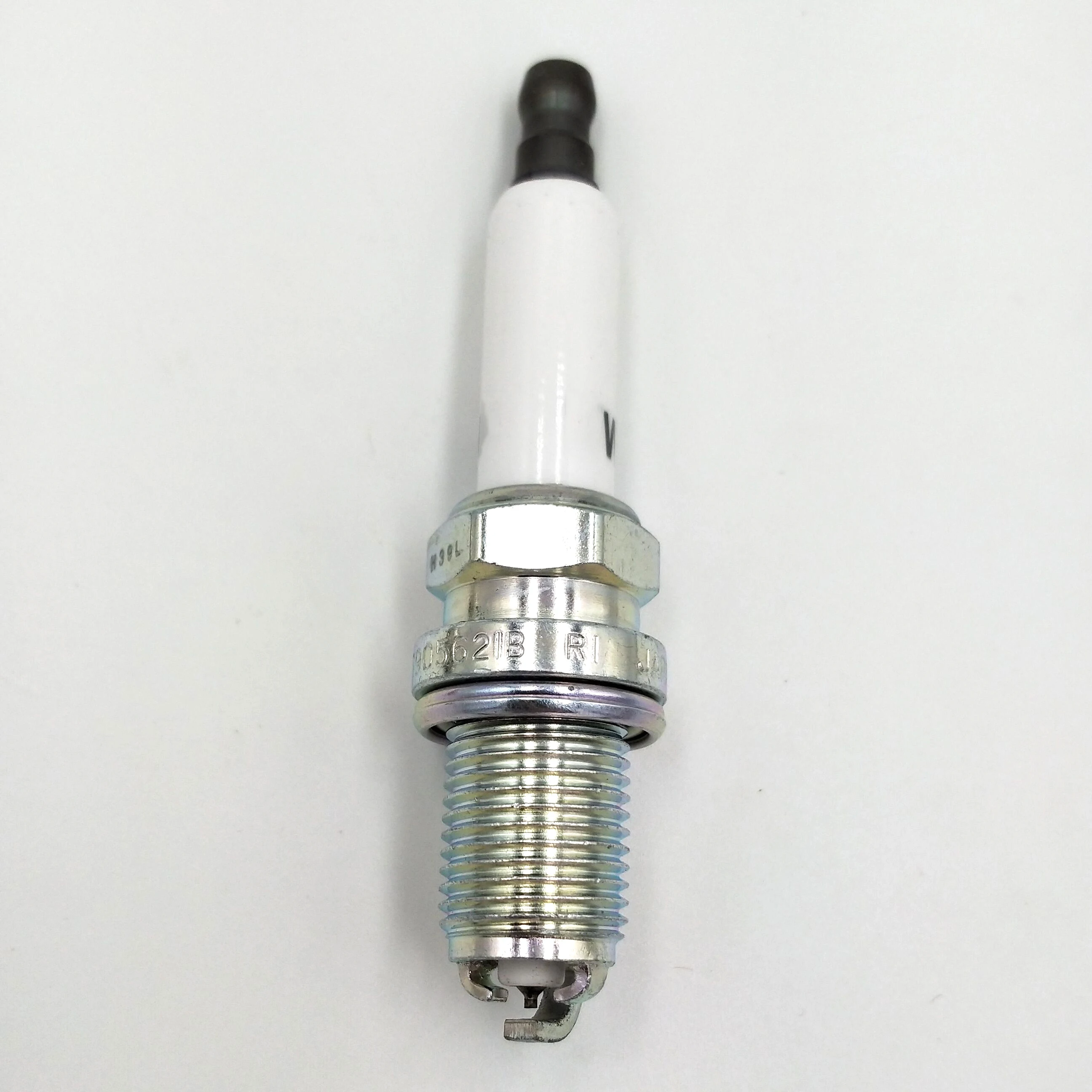 4 шт./лот 101905621B 101 905 621 B Свеча зажигания для A5 A6 A8 Q7 PFR6W-T | Автомобили и мотоциклы