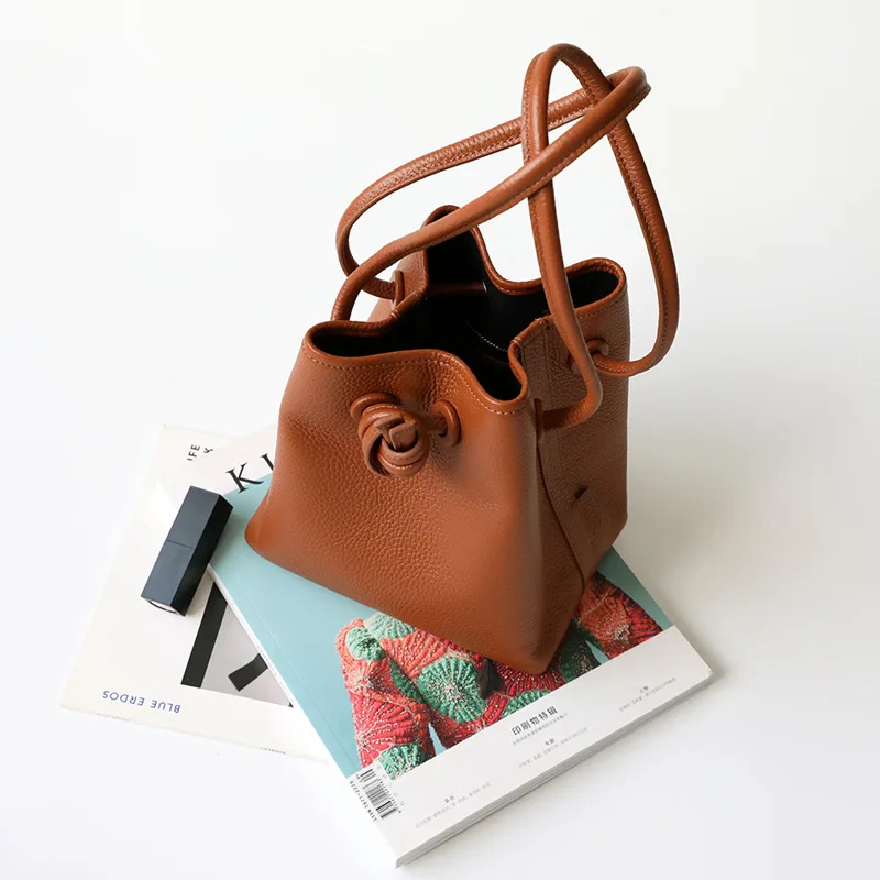 

Genuine Leather Crossbody Bags For Women Fashion Drawstring Design Ladies Hand Bags High Quality Cow Leather Ladies Shoulder Bag