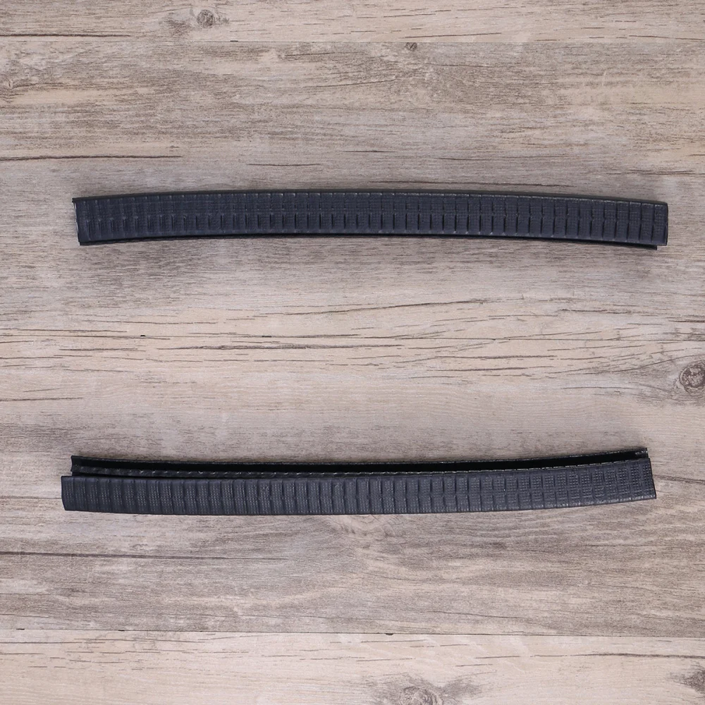 

2pcs 30cm Skateboard Deck Guards Protector Longboard Deck Edge Protection Durable Absorbing Rubber Cover (Black)