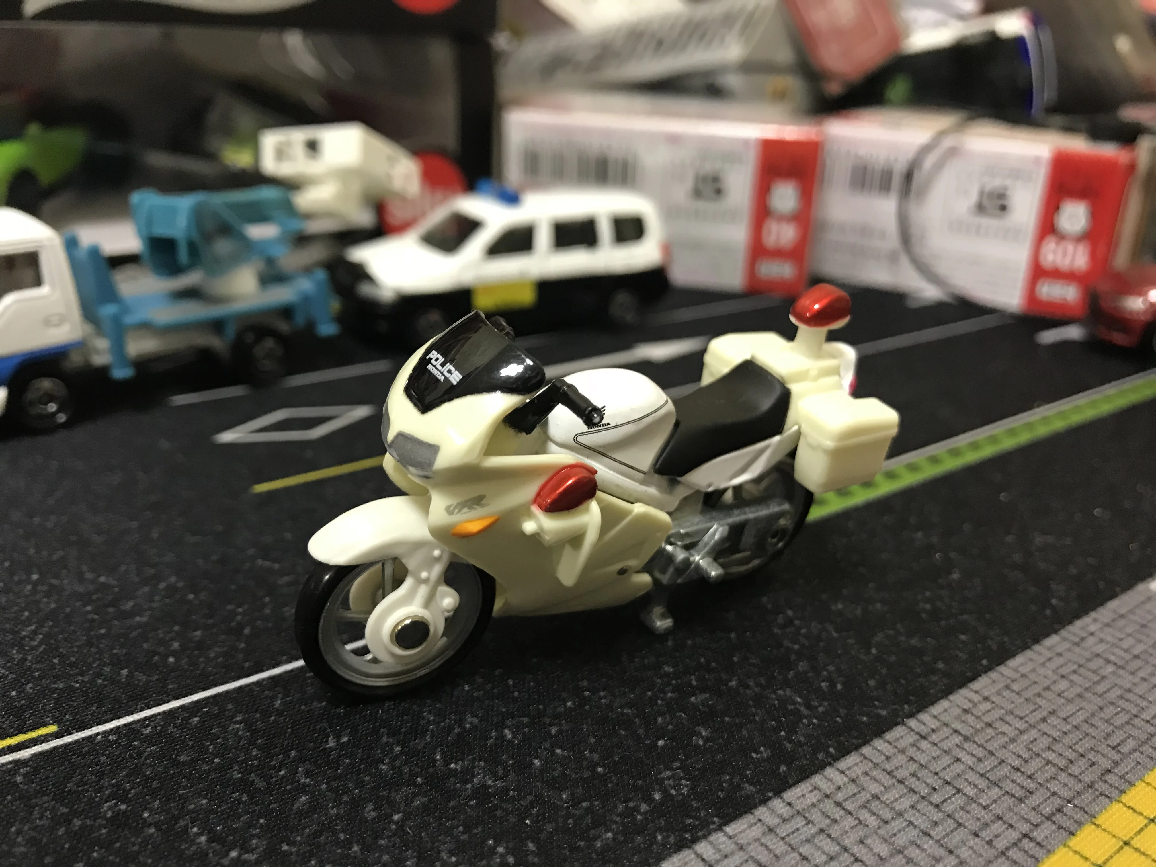 

Модель мотоцикла Honda Police 1:42, коллекция игрушек, лучший подарок на день рождения и Рождество для детей