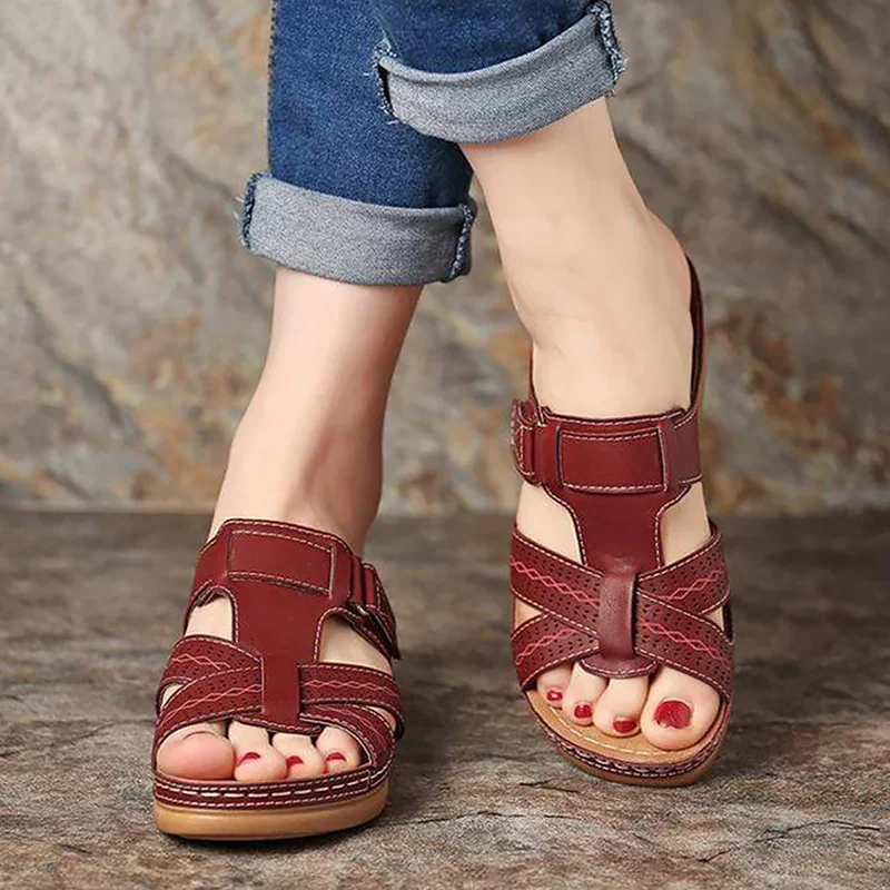 Женские летние босоножки на танкетке из PU искусственной кожи застежке-липучке