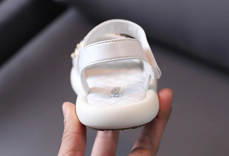 

2021 Summer New Arrivals Children Girls Sandals Classic Black White Color Girls Flats Shoes Beach Shoes Gladiator Girls Sandal