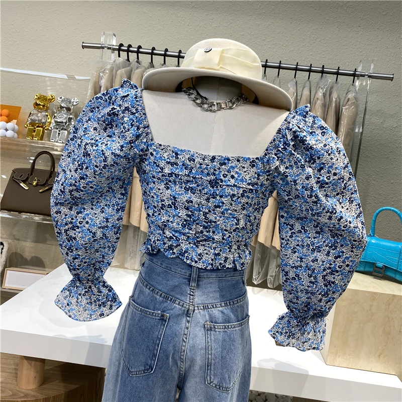 

Niche Design 2021 Fresh Floral Square Collar And Flared Sleeves Pleated Fit Top