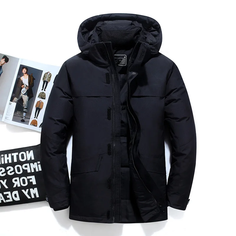 Мужская теплая куртка на утином пуху черного цвета верхняя одежда для зимы