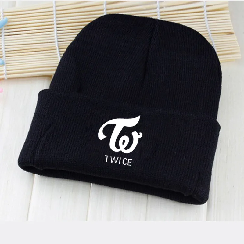 Kpop дважды логотип Skullies Beanies дважды зима осень теплая черная шерстяная шапка трикотажная шапка для мужчин и женщин два веера подарки, Прямая поставка