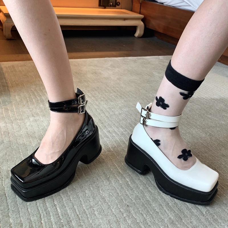 

Retro Lolita Shoes Harajuku Square Toe Shoes Casual Creepers Fashion Shoes Ladies Pumps High Heels Black White Platform Shoes