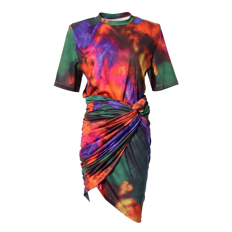 

SeeBeautiful Two Pieces Printed Colorful Gradient Loose T-shirt Irregular Half-body Skirt Set New Fashion Summer 2022 Woman E280
