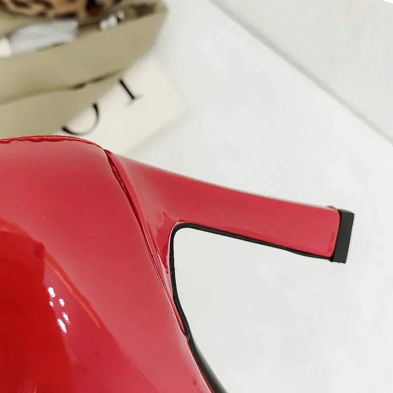 Красные черные облегающие сапоги Женские роскошные эластичные из лакированной