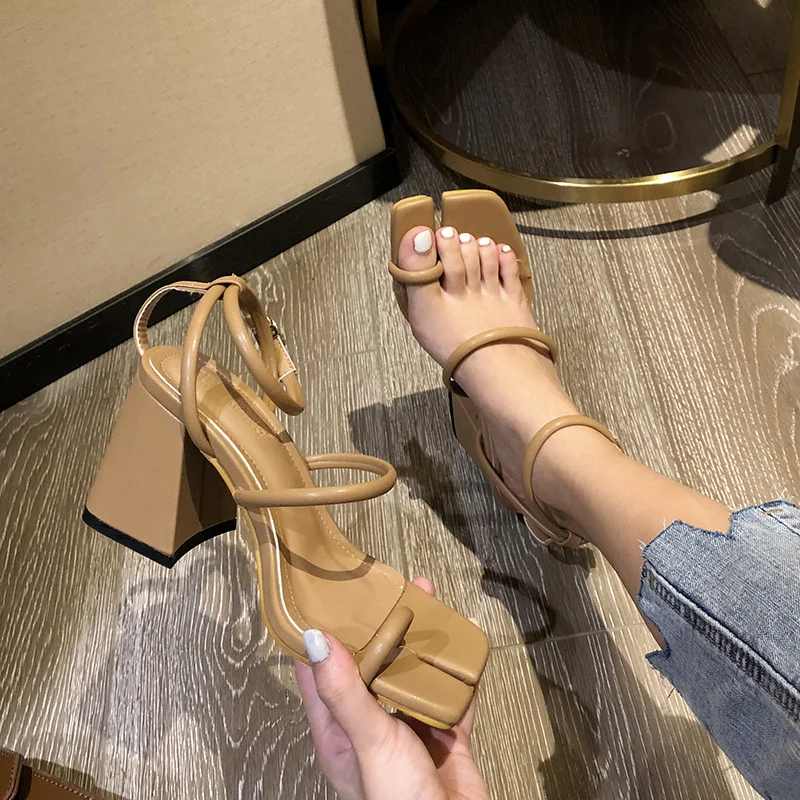 

2020 New Design Square Toe High Heel Sandals Summer Outdoor Dress Shoes Ladies Elegant Sandals ankle strap ladies shoes
