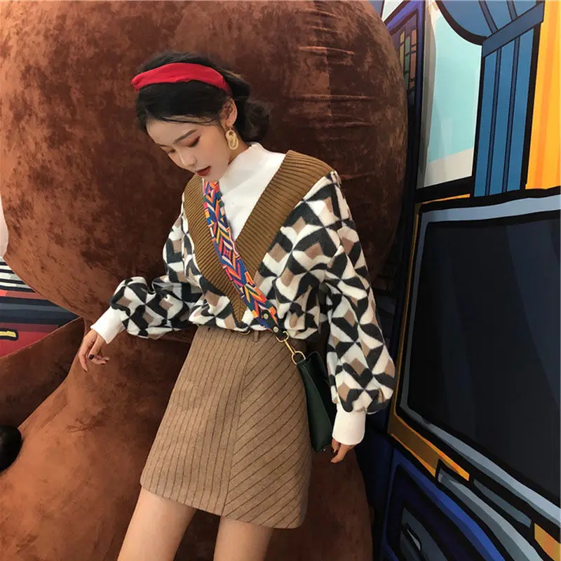 

2020 dress heart machine short skirt fashion Hong Kong sweet knitted sweater two-piece women