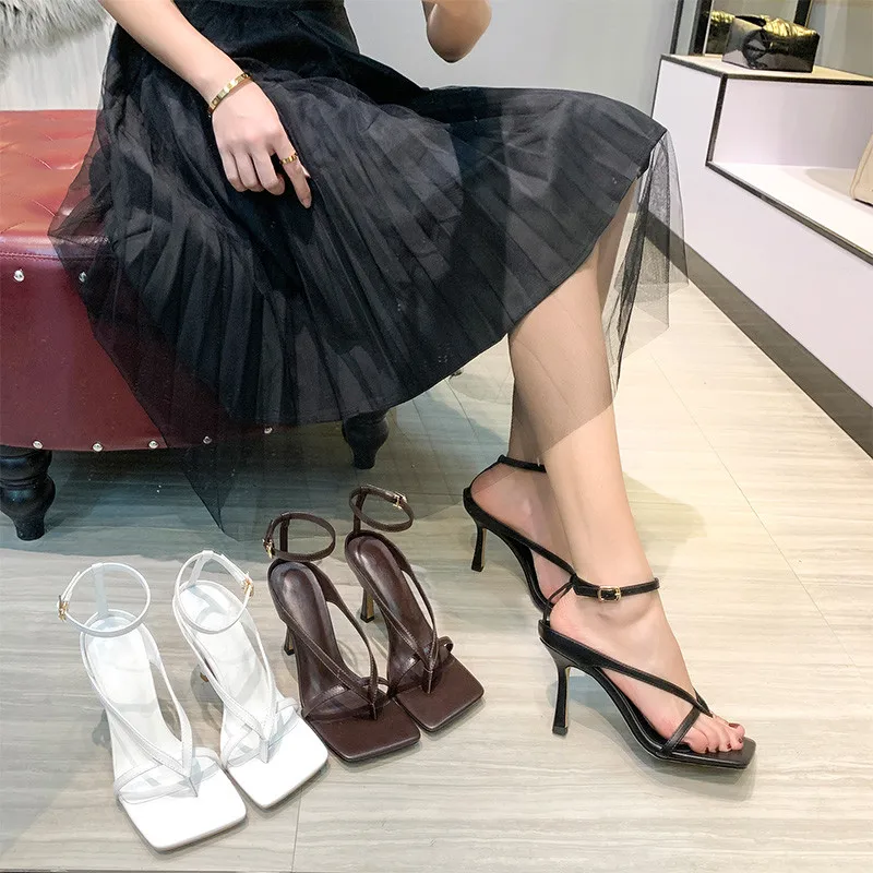 Белые босоножки на высоком каблуке Новинка 2020 года Женские летние сандалии с