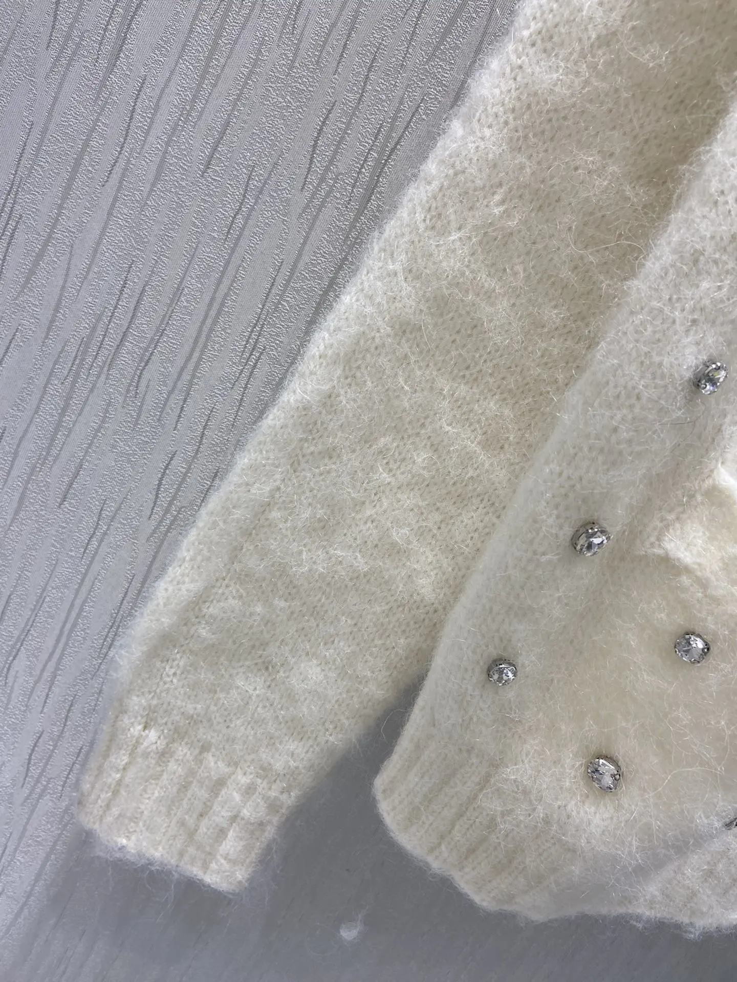 

2020 new ladies fashion bubble long-sleeved sexy casual solid color mohair diamond cardigan 1212