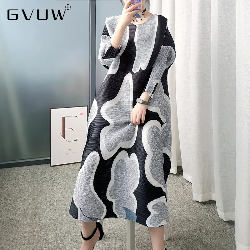 

GVUW Hot Color A-shaped Loose Three-quarter Sleeve Long Best Selling Halaa Exotic Summer Miyake Pleated 2021 KB7152