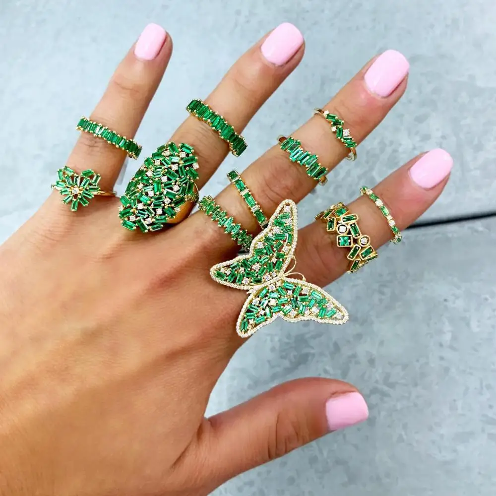 Женское коктейльное кольцо с крупной бабочкой украшенное фианитом|Кольца| |