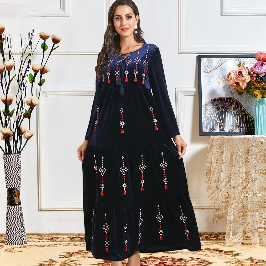 

2021 Muslim Autumn Women's Dress Navy Blue Velvet Ethnic Embroidery Dress Temperament Fashion Gown Abbaya for Women Caftan