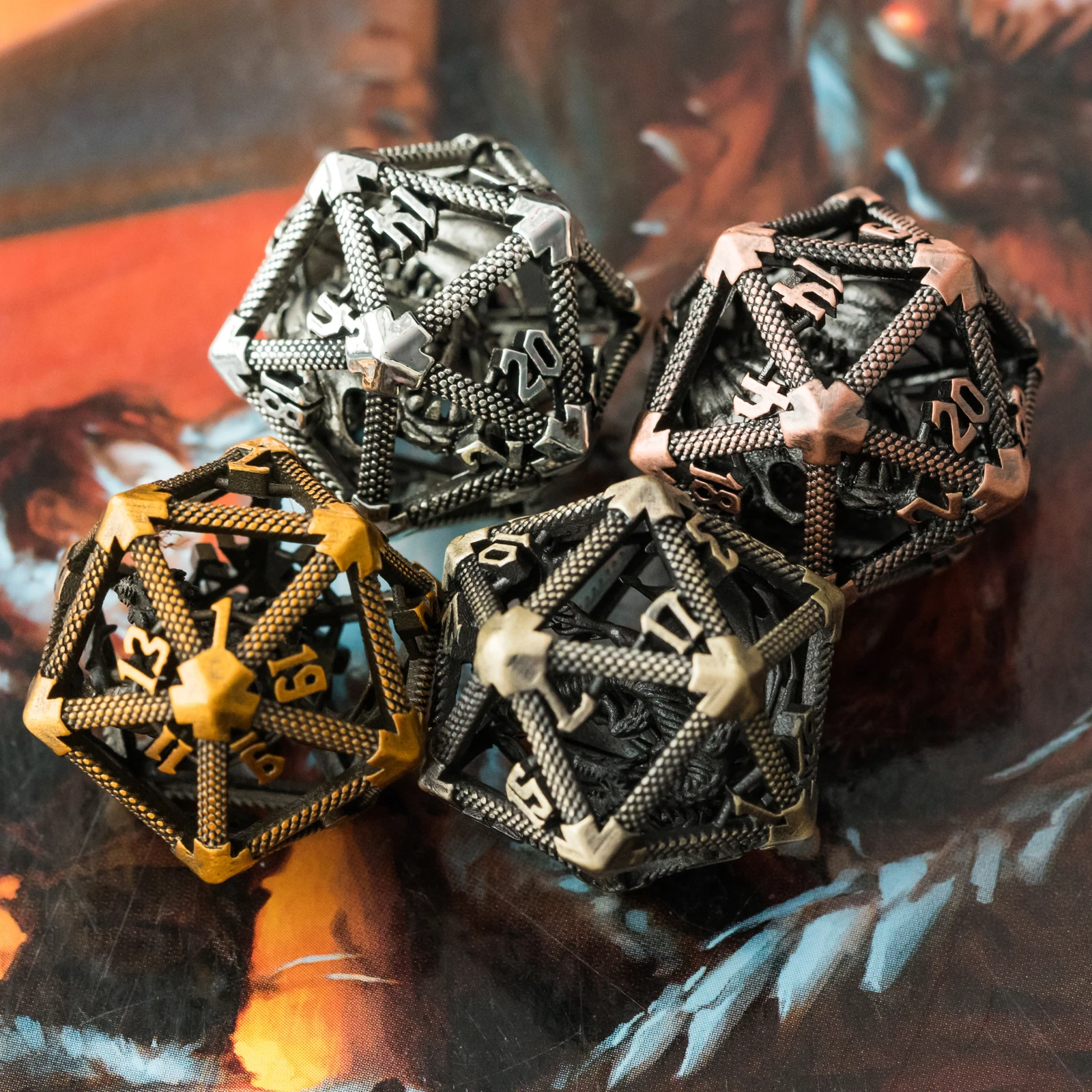 1 шт. D20 полый металлический летающий дракон D &amp игральные кости Cusdie 20 сторонних