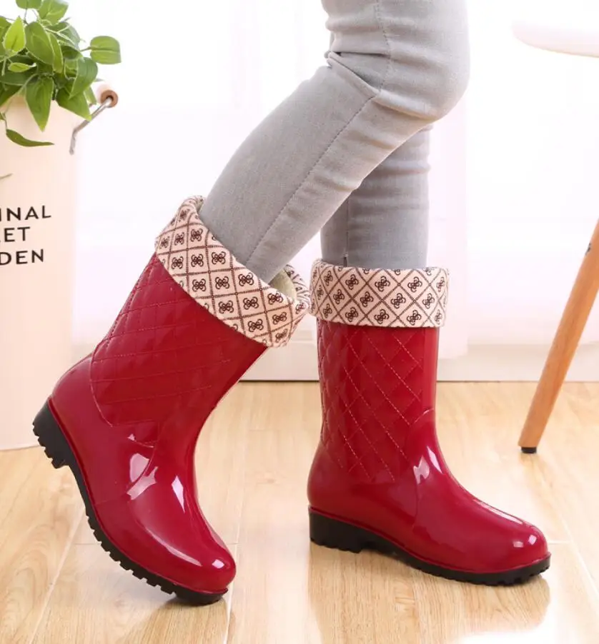 Резиновые сапоги Женская водонепроницаемая обувь женские теплые Нескользящие