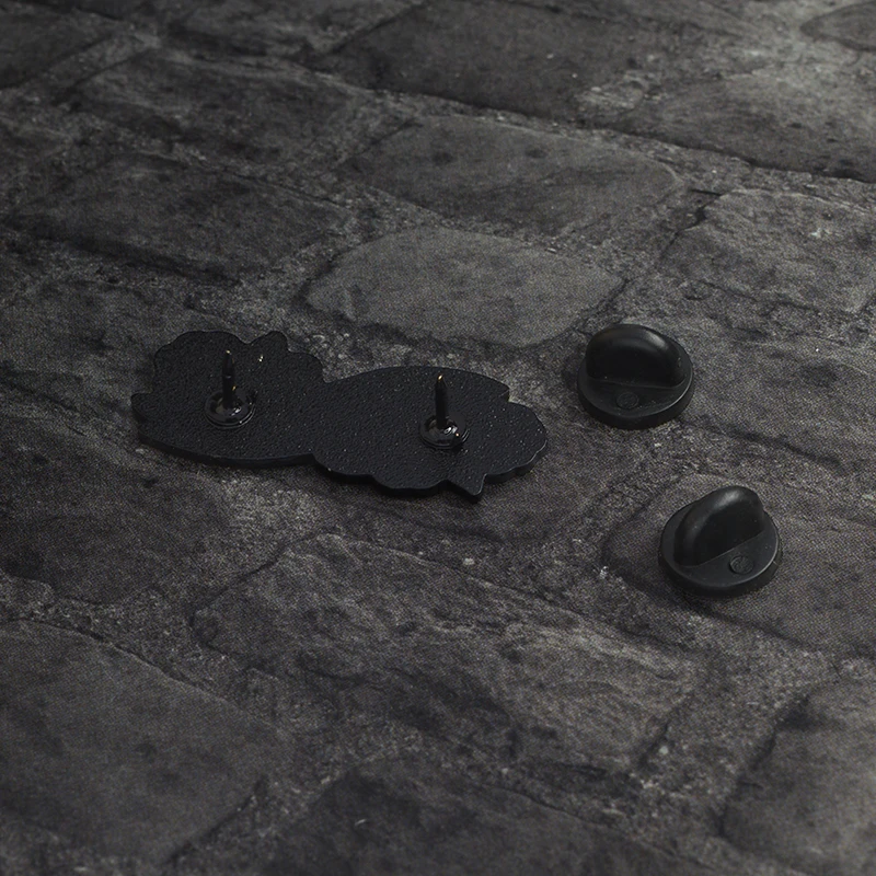 

Elegant Red Rose pin Rose to send beauty" Feminist "Badges Lapel Brooch Enamel pin denim bag cap Jewelry Gift for Women girls