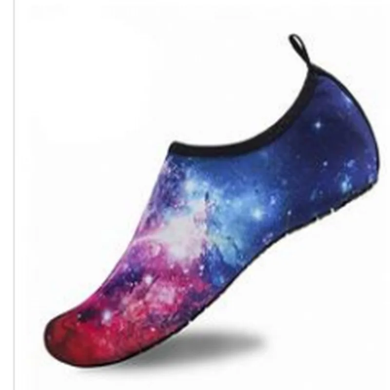 Акваобувь Мужская/Женская для плавания однотонная летняя пляжная обувь