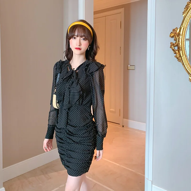 Шифоновое платье на завязках летнее с оборками и завязками талии 2021