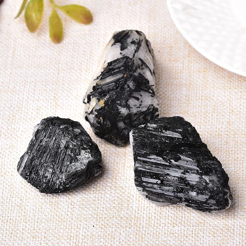 

1PC Natural Black Tourmaline Crystal Raw Crystals Rock Mineral Specimen Reiki Healing Stone Ore Mineral Home Decoration Gift