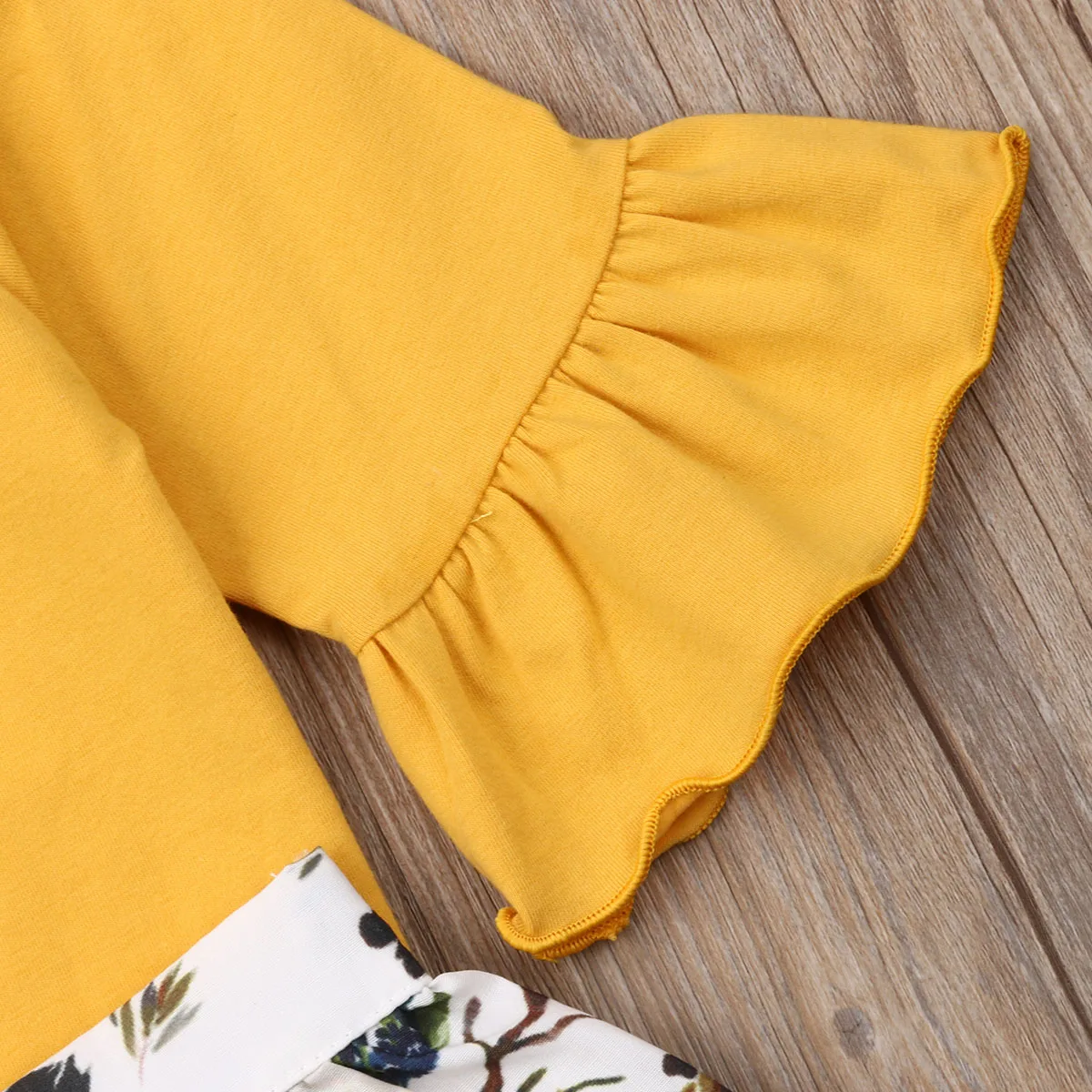 Комплекты одежды для новорожденных и маленьких девочек желтая футболка с