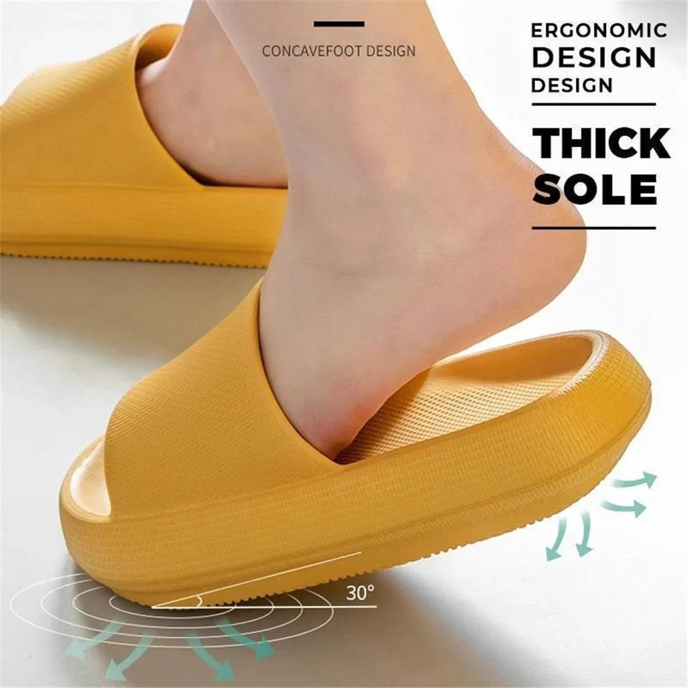 

2021 New Slippers Women Summer Thick Bottom Indoor Home Couples Home Bathroom Non-slip Soft Ins Tide To Wear Cool Slippers