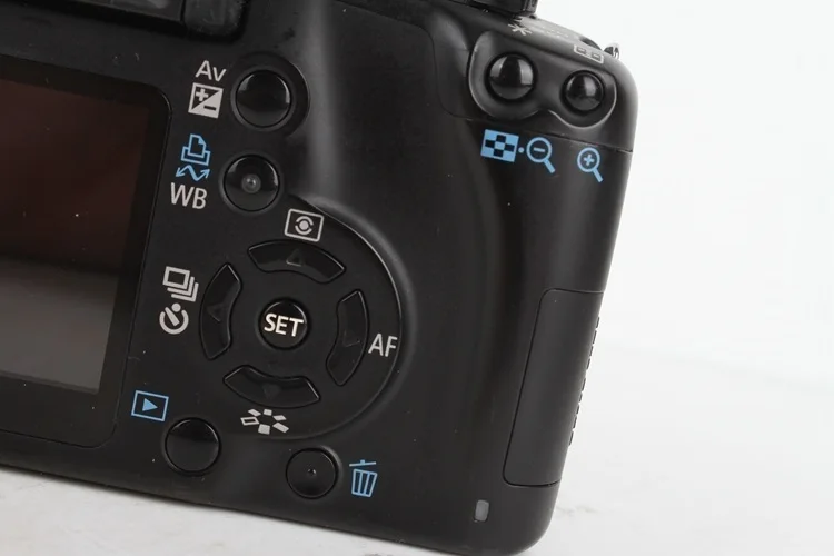 

Б/у корпус камеры EOS 1000D (с зарядным устройством и аккумулятором)