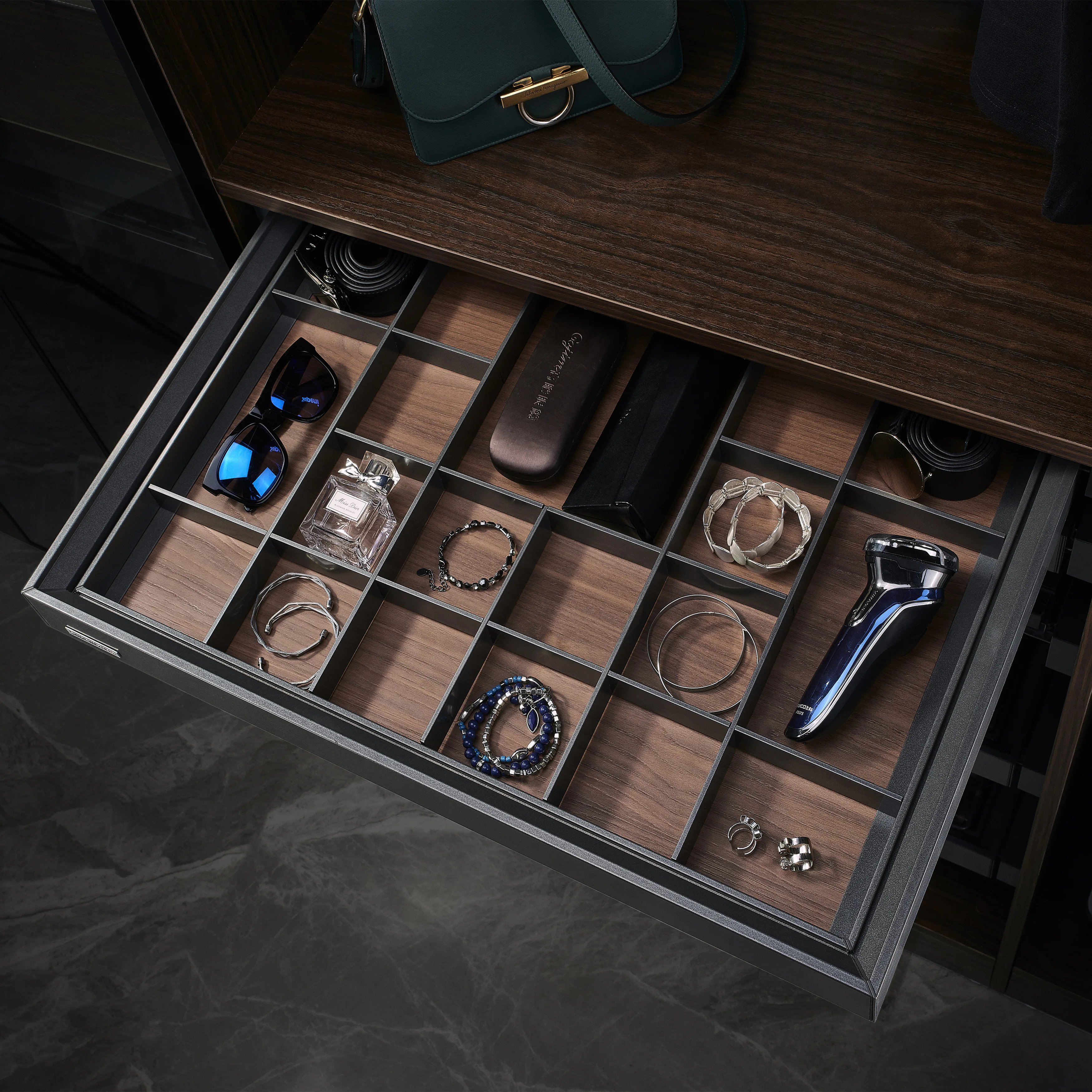 

Высококачественный популярный аксессуар для гардероба, разборный лоток для хранения ювелирных изделий, выдвижной лоток для хранения искус...