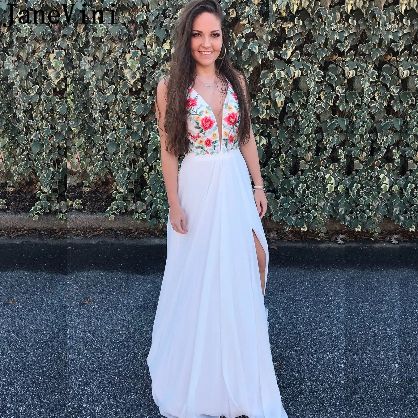 

JaneVini Elegant Graduation 2020 White Floral Embroidery Prom Dresses with Side Slit Chiffon Long V Neck Backless Party Dress