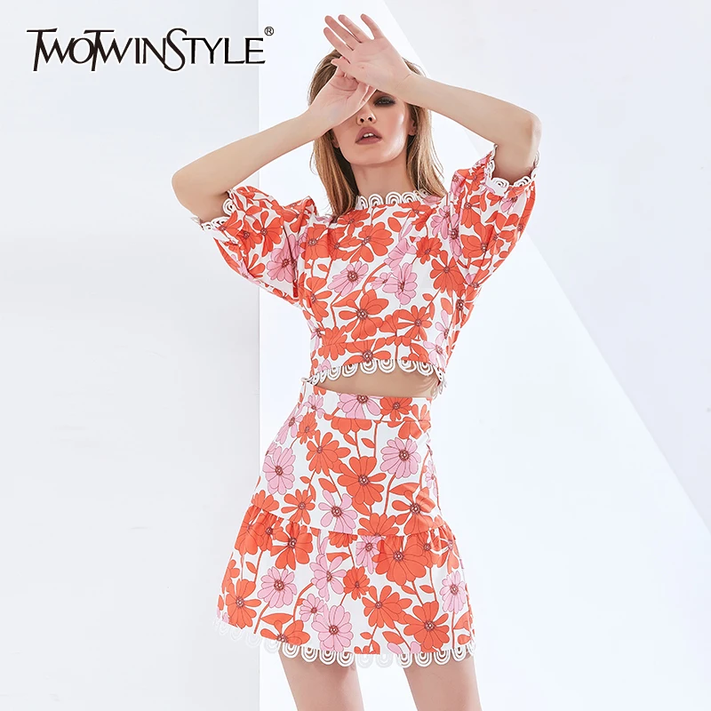 Женский кружевной комплект из двух предметов TWOTWINSTYLE с цветочным принтом и