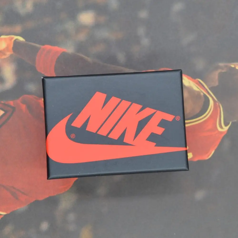 smaller box 4 Дропшиппинг aj1 offwhite Chicago Unc брелок в виде кроссовка Air Jordan 1 3D мини-кроссовки, закрытая спортивная обувь брелок в виде кроссовка s - Цвет: smaller box 4