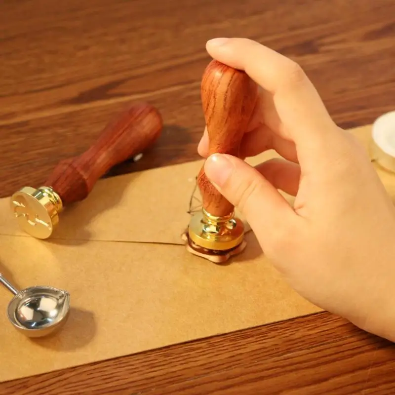 Штамп с деревянной ручкой в подарочной коробке штамп восковым узором античном