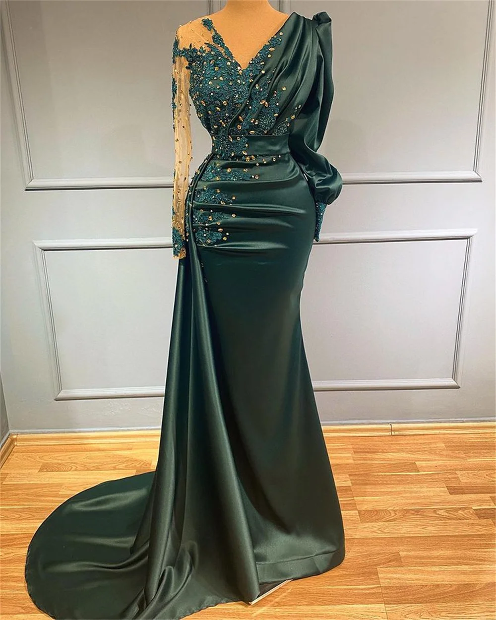 

Luxurious Arabic Emerald Green Mermaid Evening Dresses 2021 Beaded Crystals Sheer Neck Prom Formal Party Reception Gowns