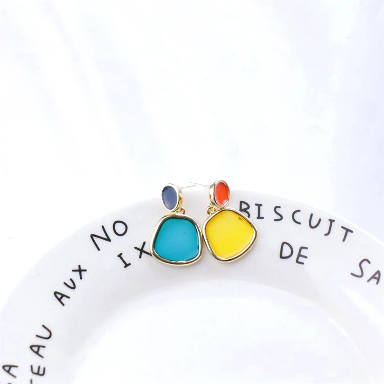 2019 корейские желтые синие ассиметричные серьги милые маленькие гвоздики для