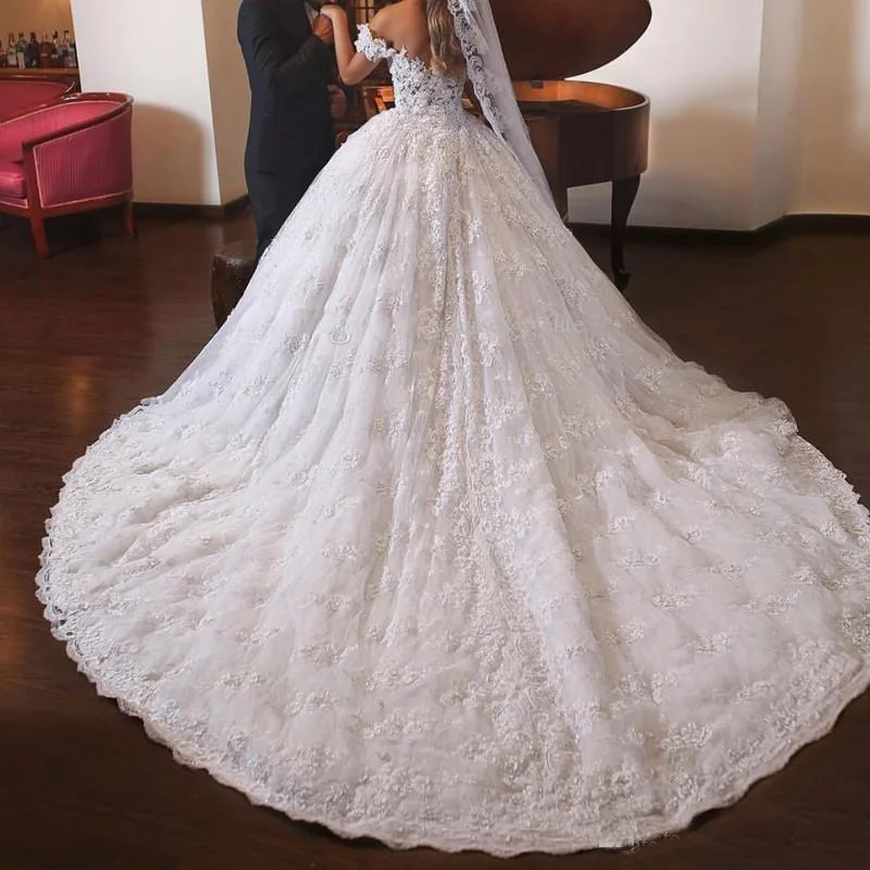 Элегантное кружевное бальное платье свадебное 2020 милое с открытыми плечами