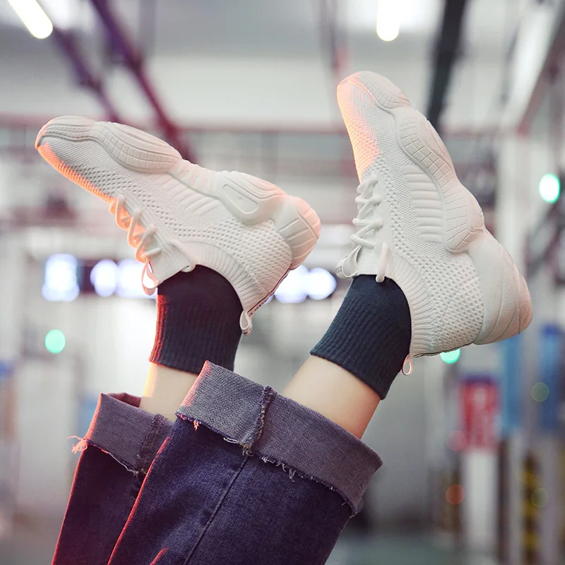 

Socks shoes women spring new 2019 Joker Korean version of sports shoes women ins super fire shoes Torre shoes women